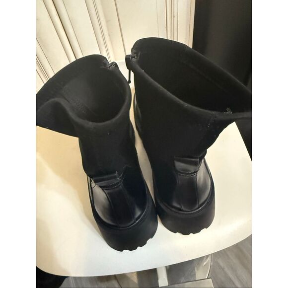 Zara Women's Stretch Side Zip Lug Chunky Sole Ankle Boots Black Size 40 NWOT - Picture 11 of 12